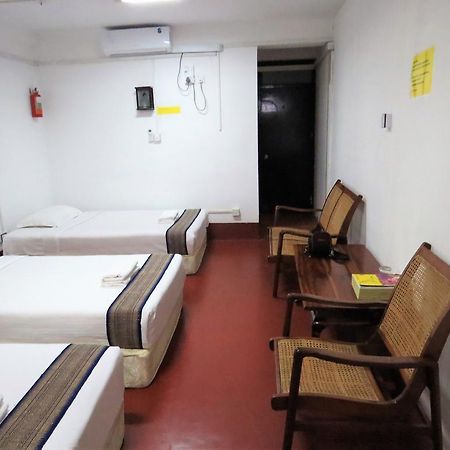 Agga Youth Hotel Yangon Exteriör bild