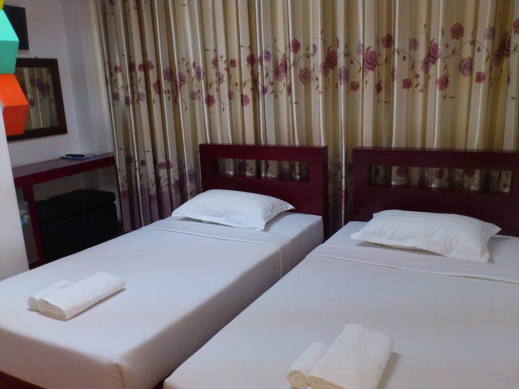 Agga Youth Hotel Yangon Rum bild