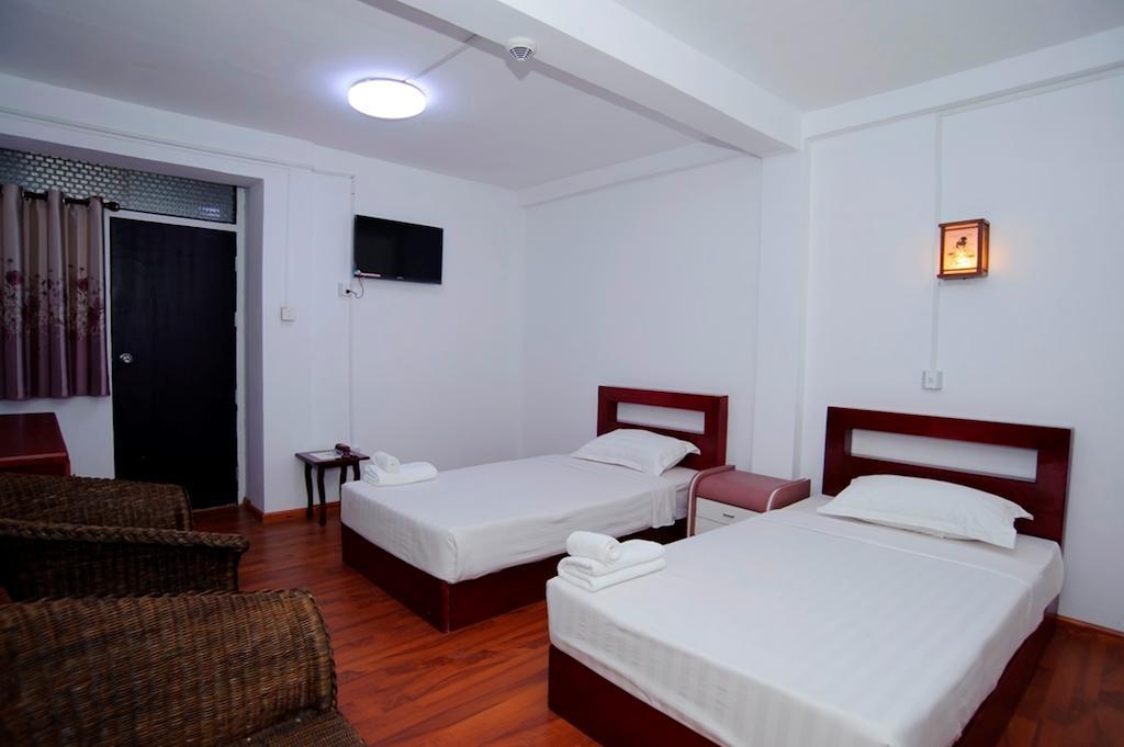 Agga Youth Hotel Yangon Rum bild