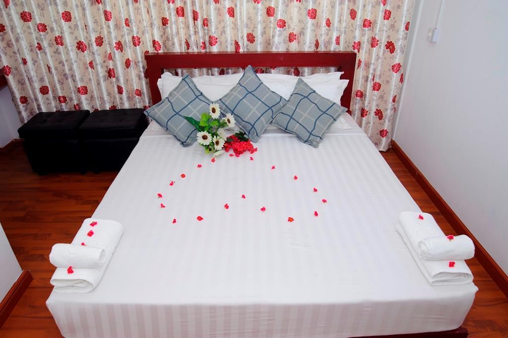 Agga Youth Hotel Yangon Rum bild