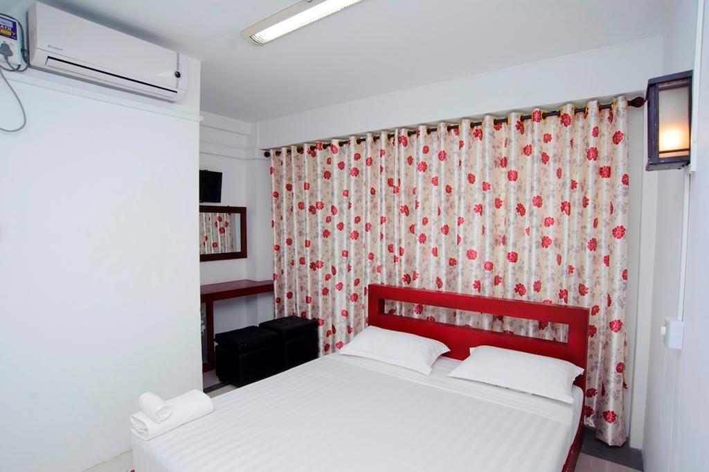 Agga Youth Hotel Yangon Exteriör bild