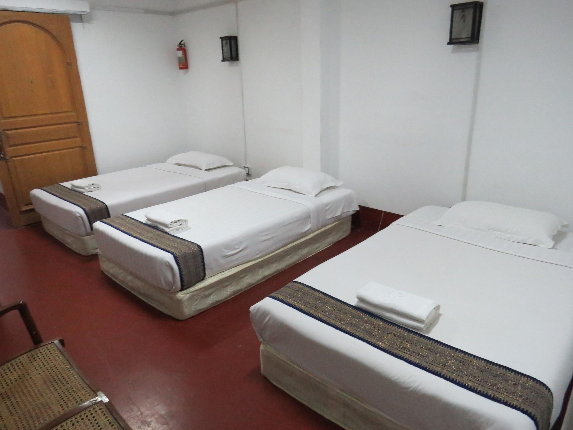 Agga Youth Hotel Yangon Exteriör bild