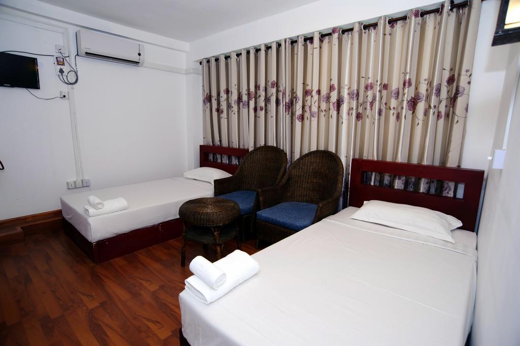 Agga Youth Hotel Yangon Exteriör bild