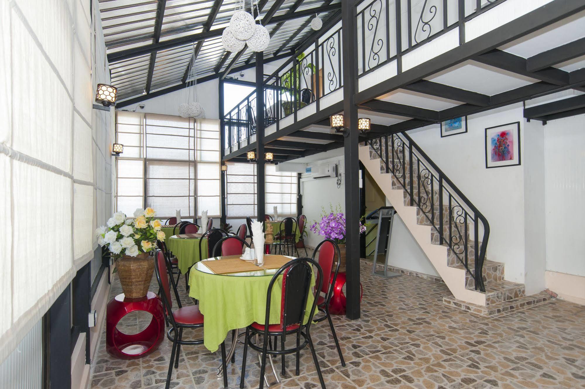 Agga Youth Hotel Yangon Exteriör bild