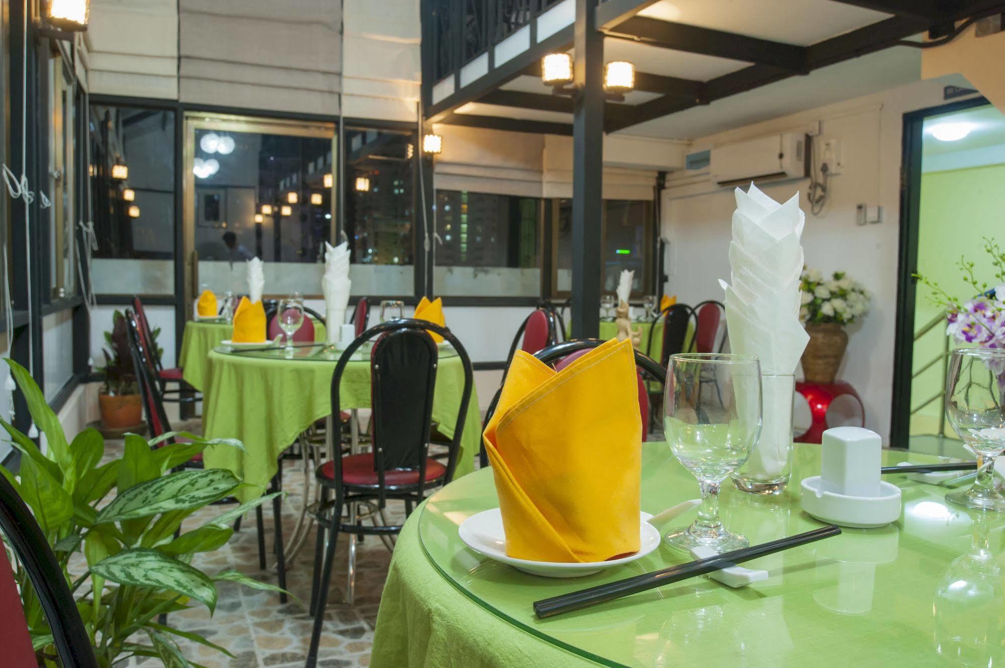 Agga Youth Hotel Yangon Exteriör bild